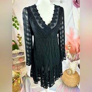 Free People 🌸 Black Gentle Dreamer Mini Dress. Size XS